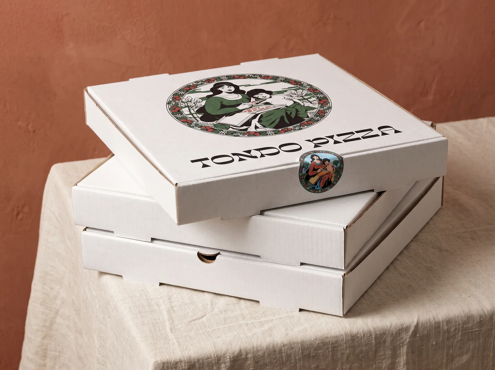 Tondo Pizza: коробки трёх размеров и круглый стикер